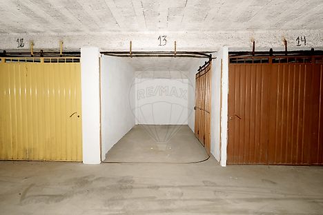 Garagem  para venda em Braga (Maximinos, Sé e Cividade), Braga